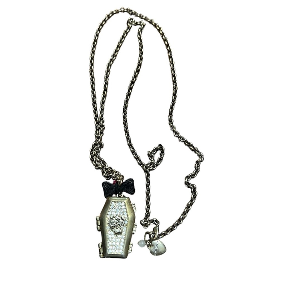 Betsey Johnson Vintage Skeleton In Coffin Halloween Necklace GUC